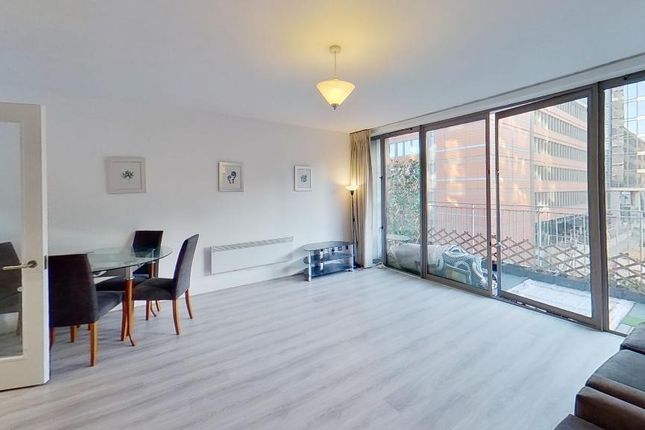 Thumbnail Flat for sale in Horizon Building, Hertsmere Road, Isle Of Dog, Canary Wharf, London