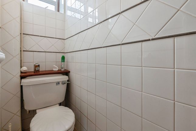 90, Audley Way,, Basildon photo 4