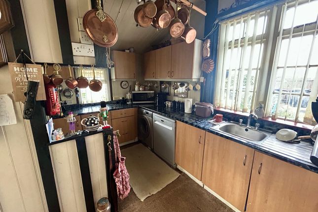 3, Roundhills, Waltham Abbey photo 3