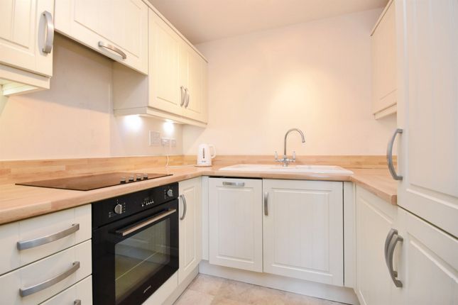 Flat 56, Alexander Court, Dame Mary Walk, Halstead photo 4