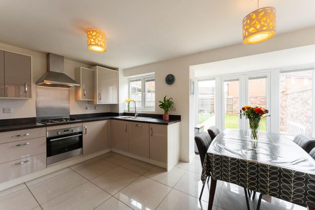 24 Summerhill Place, Market Harborough photo 3
