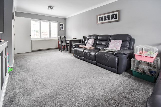 49, Kelvedon Green, Brentwood photo 3
