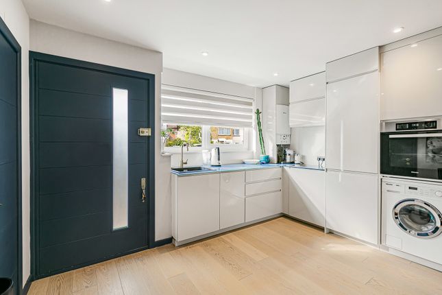 4, Runnymede Court, Surrey photo 4