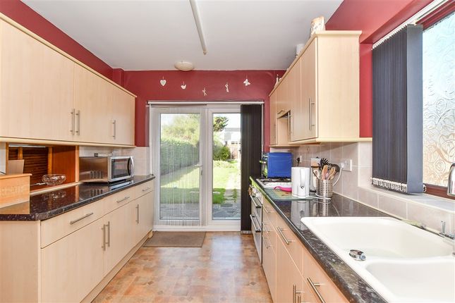Grange Road Brock Hilll, Wickford photo 4