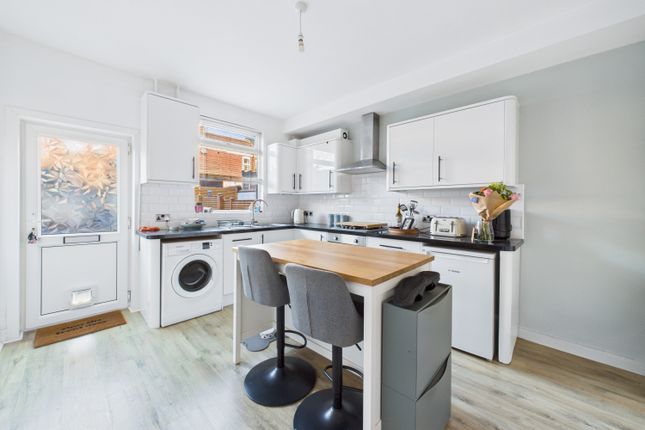 13, Aisthorpe Road, Sheffield photo 4