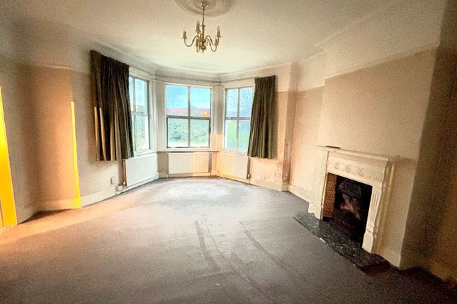 62, The Avenue, Egham photo 3
