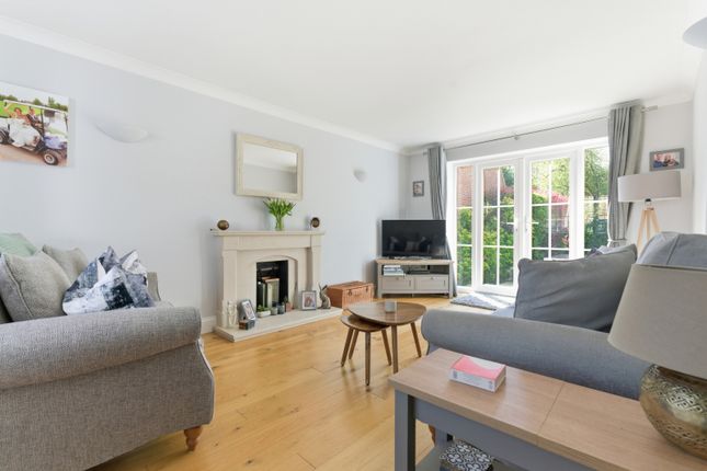 7, Hambye Close, Princes Risborough photo 3
