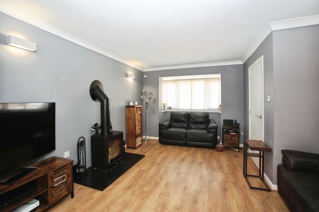 1, Barons Court, Caldicot photo 2