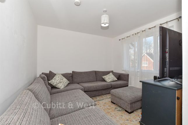 10, Valley Drive, Crawley photo 3