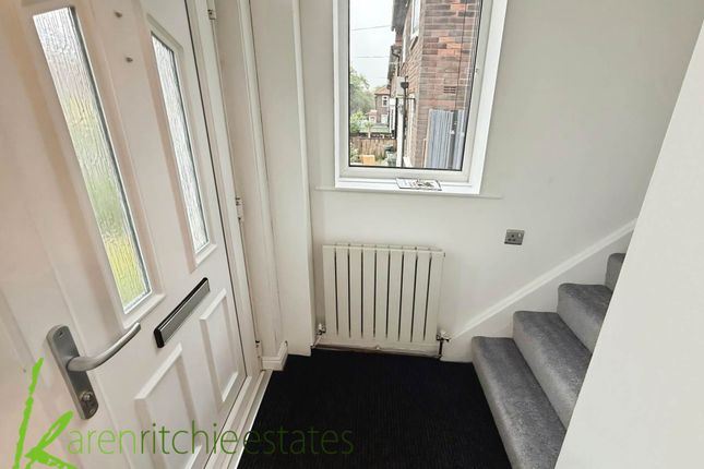 863, Moss Bank Way, Bolton photo 4