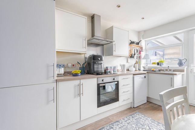 25 Meadow Way, Lowestoft photo 4