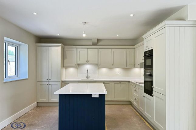 21b, Chelford Road, Somerford photo 2