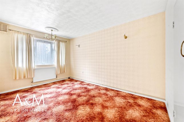 2, Little Gearies, Barkingside photo 4