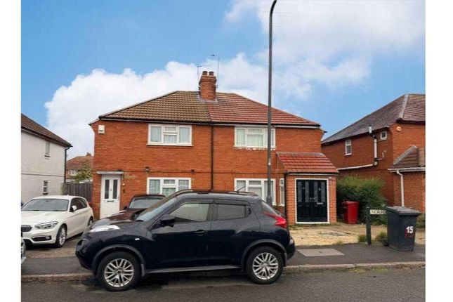 2-bed house on 13, Norfolk Avenue, Slough, £35,000