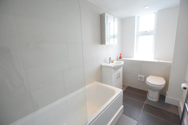 Flat 38 Northways, College Crescent, London photo 5