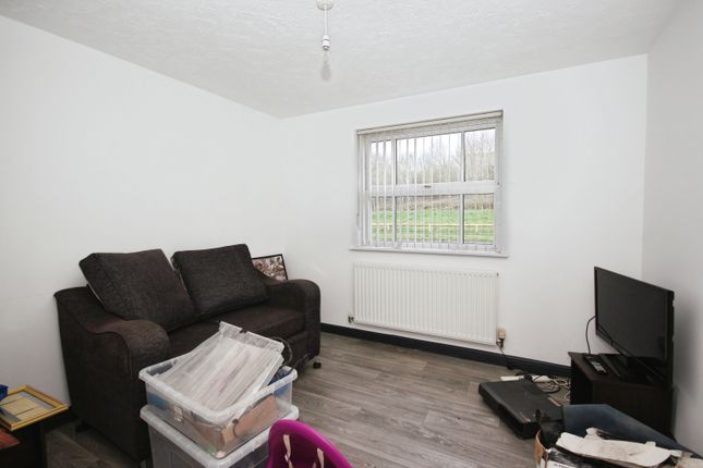 2, Meakins Close, Warwick photo 4