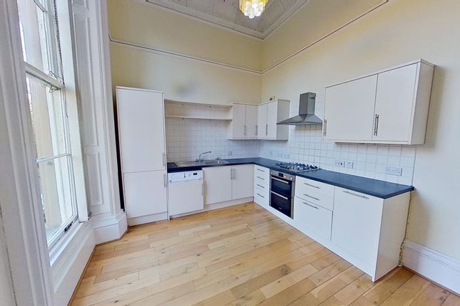 Flat 3, (Or 1/00), 12, Clairmont Gardens, Glasgow photo 4