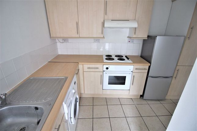 20, Joiner Lane, Swindon photo 3