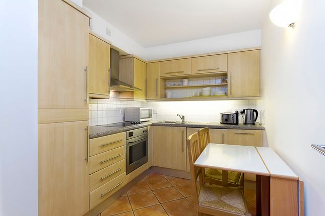 Flat 189, North Block, London photo 4