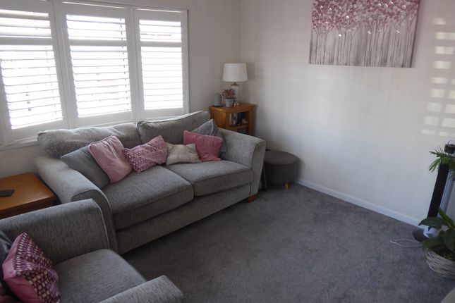 20 The Rowans, Woodbine Close Park, Waltham Abbey photo 5