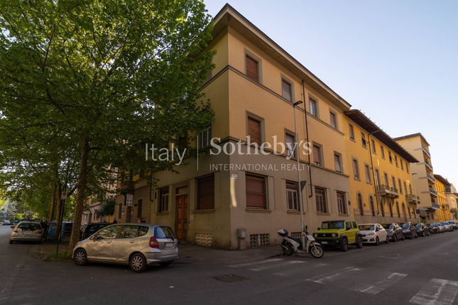 Block of flats for sale in Via Emanuele Repetti, Firenze, Toscana
