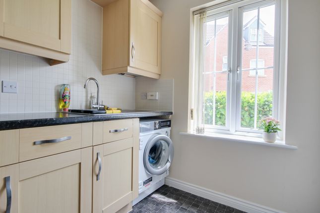 7, Halton Way, Gloucester photo 4