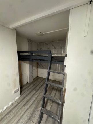 92 The Strand, Basement Flat, STOKE-ON-TRENT photo 3
