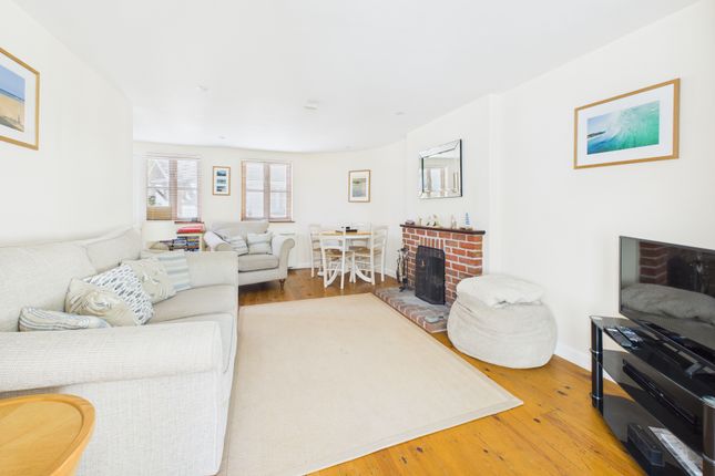 2, Burgess Close, Bude photo 4