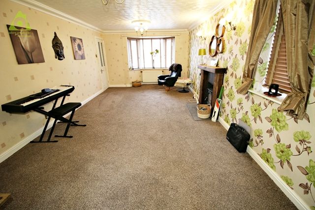 108, Parkway Greater Manchester, Westhoughton photo 3