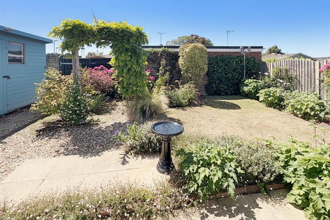 2, Fishers Close, Littlehampton photo 2
