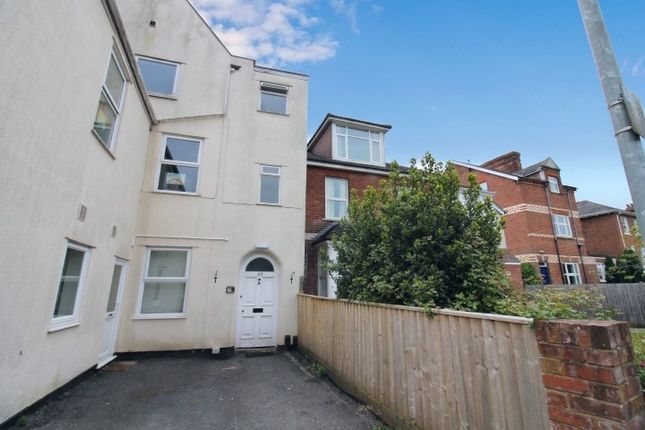 Thumbnail Flat to rent in Union Road, Exeter