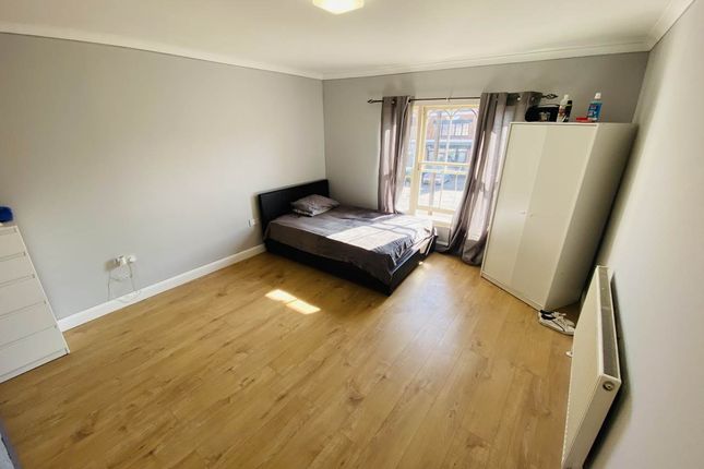 Room to rent in New Road, Spalding