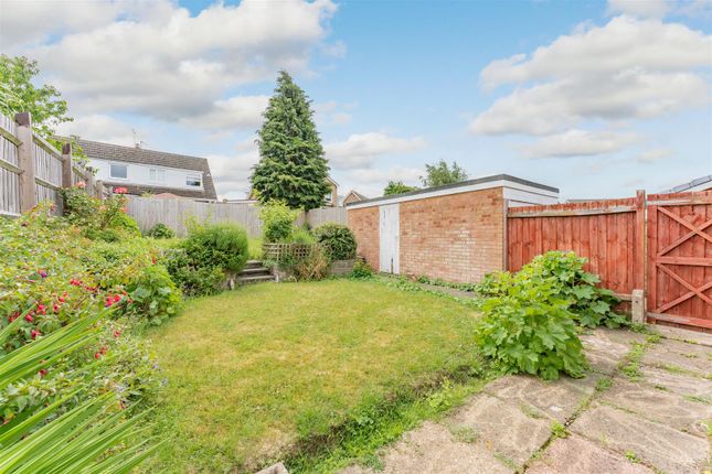 28, St. Leonards Close, Kettering photo 3