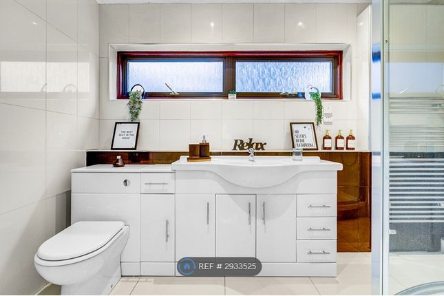 A Knoll Rise, Orpington photo 5
