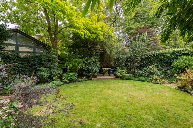 Flat 2, 17, Buckland Crescent, Belsize Park photo 2