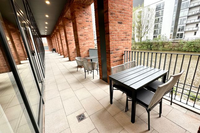 Flat to rent in Derwent Street, Salford