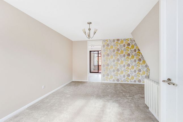 3 Howard Close, Nottingham photo 4