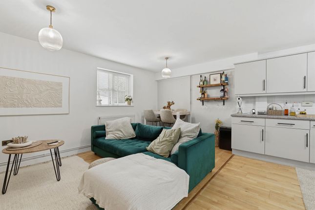 53 Alder House, Lucas Court, Leamington Spa photo 2
