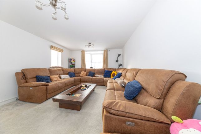 22, Clinton Avenue, Bedfordshire photo 4