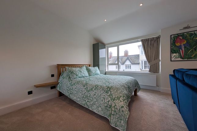 111 High Street, Aldeburgh photo 4