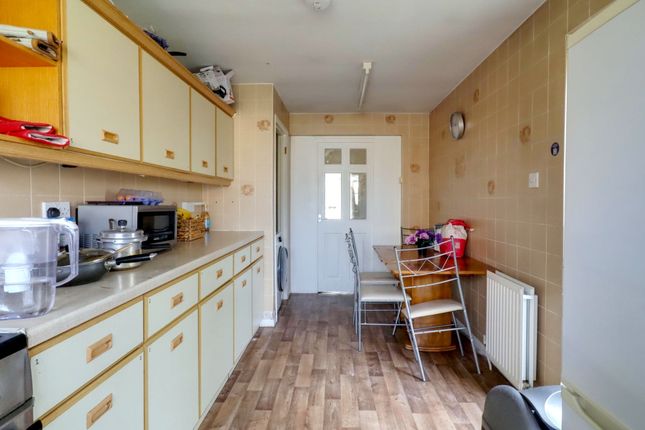 6, Spratton Road, Northampton photo 2