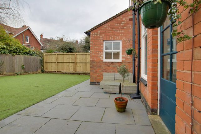 5 Woodland Avenue, Leicester photo 4