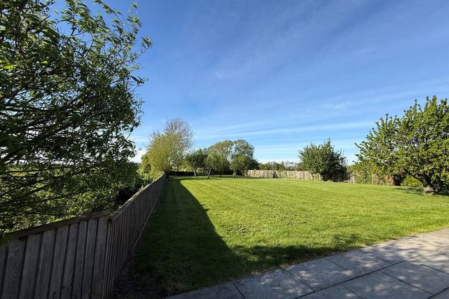 The Willows, Lower Strode Road, Clevedon photo 3