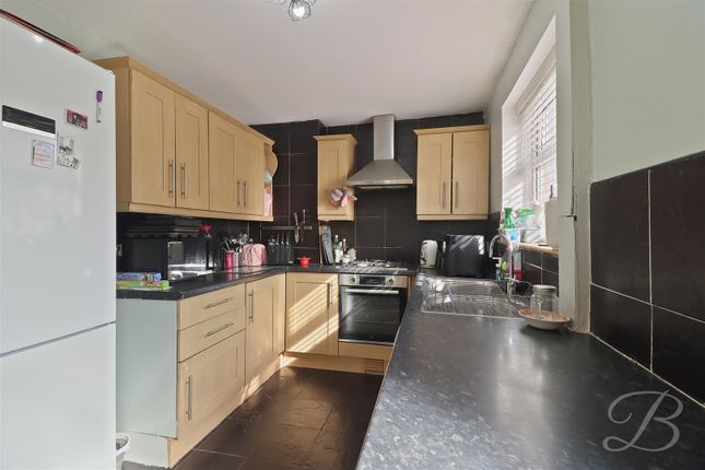 58, Laurel Crescent, Chesterfield photo 2
