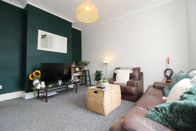 Room 2, 14, Union Terrace, Leeds photo 3
