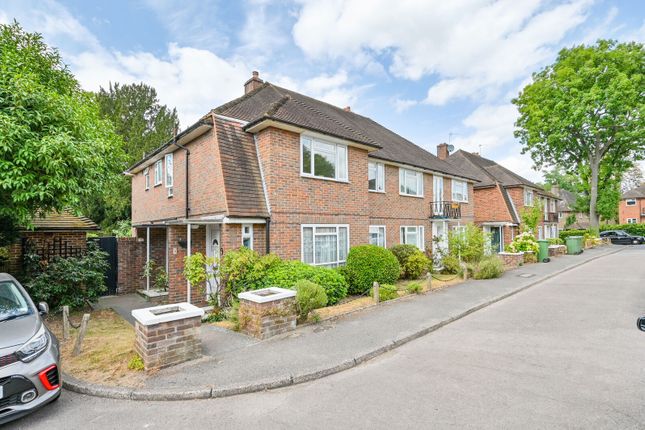 Basildon Close, Sutton photo 4