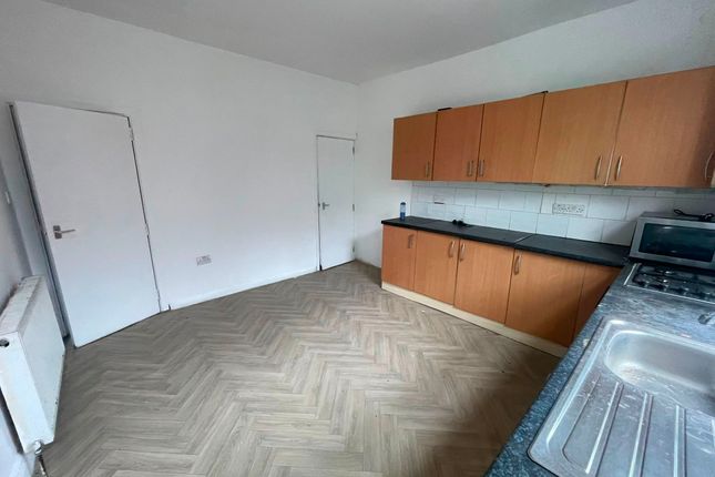 26 Burlington Road, Leeds photo 2