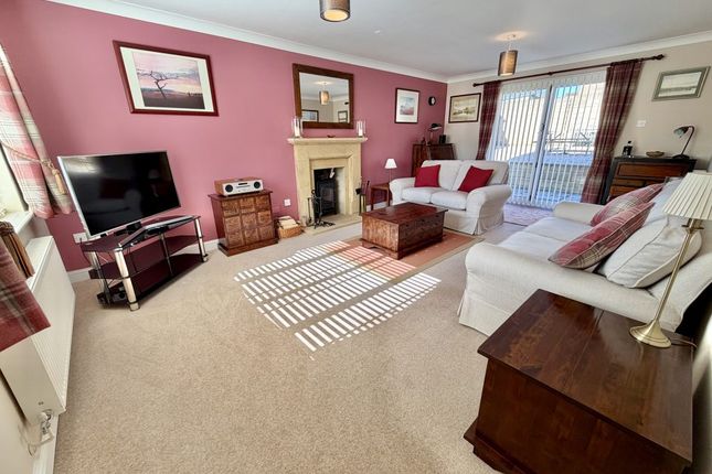 8, Drakes Meadow, Yeovil photo 3