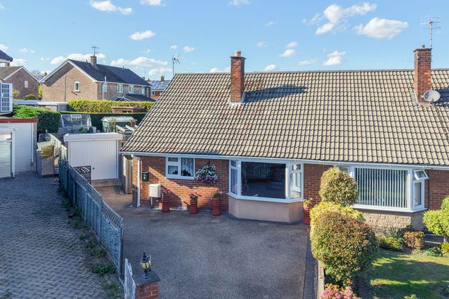 3-bed bungalow on 8 Foxglove Close, Chesterfield, £245,000