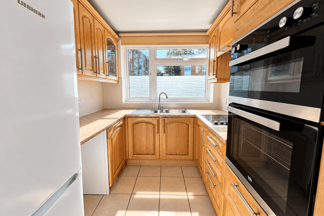 72 Haig Court, CHELMSFORD photo 5